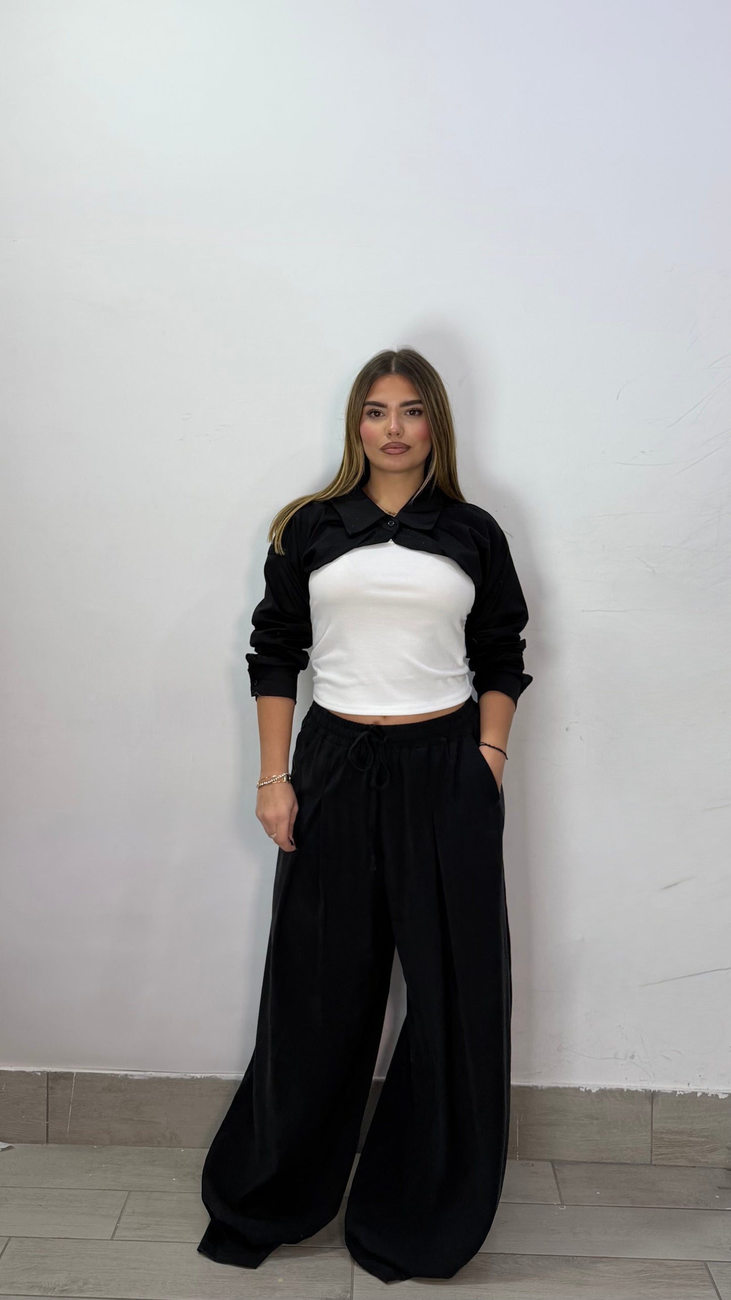 Pantalone Nerea Nero con elastico in vita e laccio MS19017