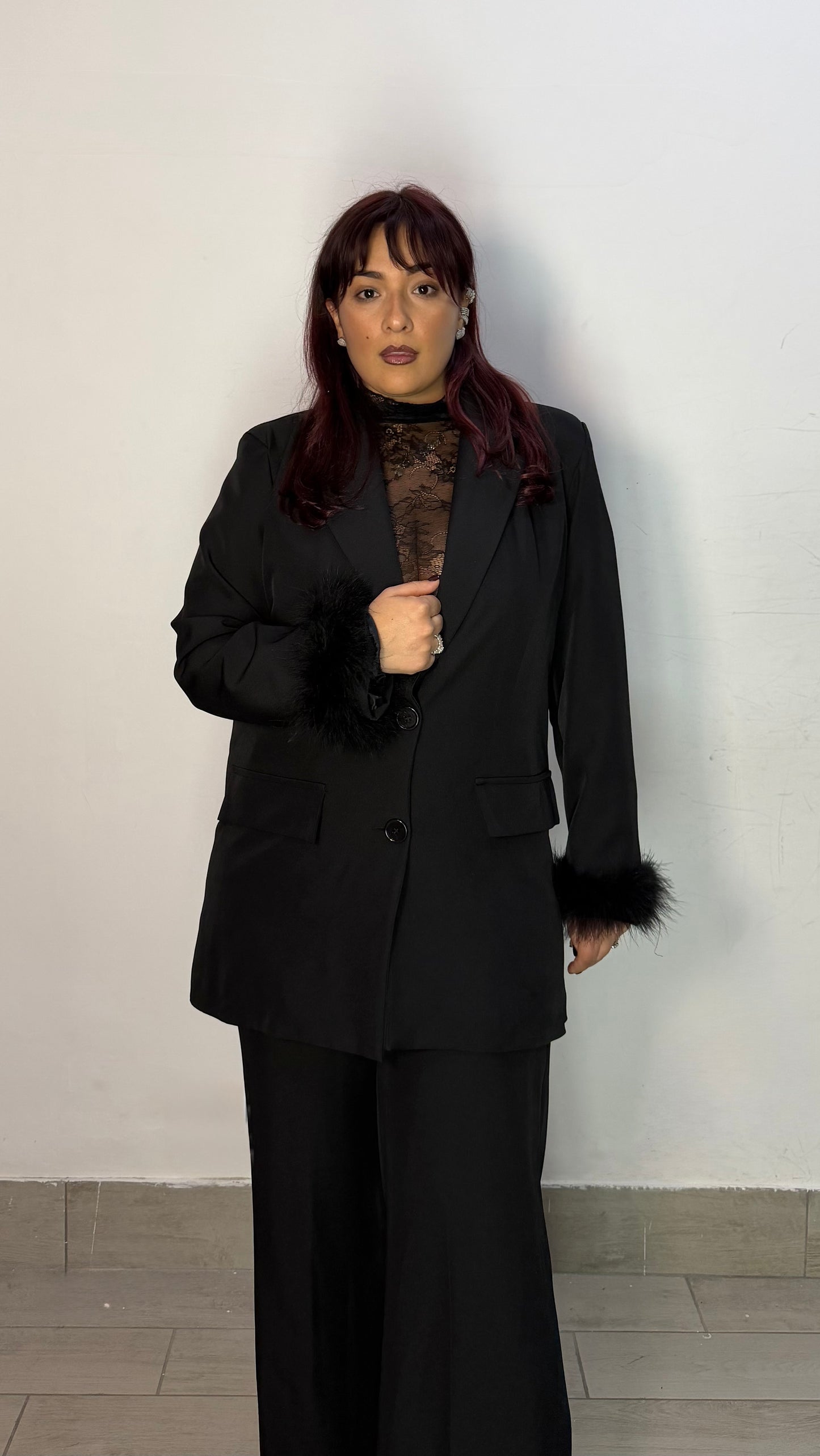 Tailleur Lady Suite Nero con maniche con piume 11142