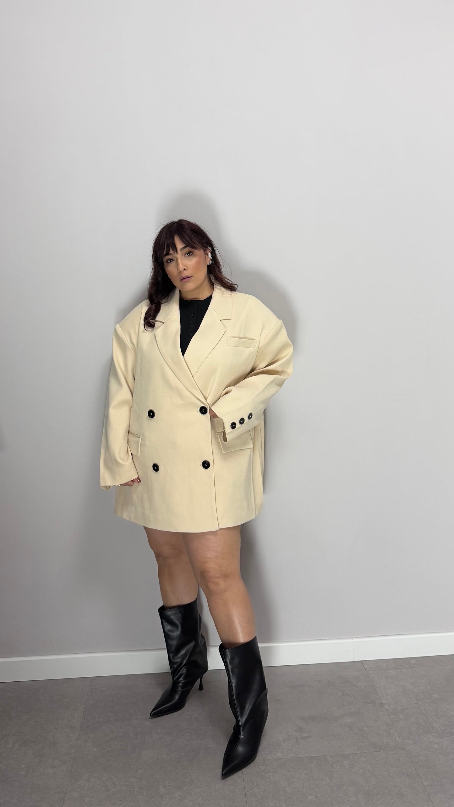 Tailleur Grace con pantaloncino Panna HAR017