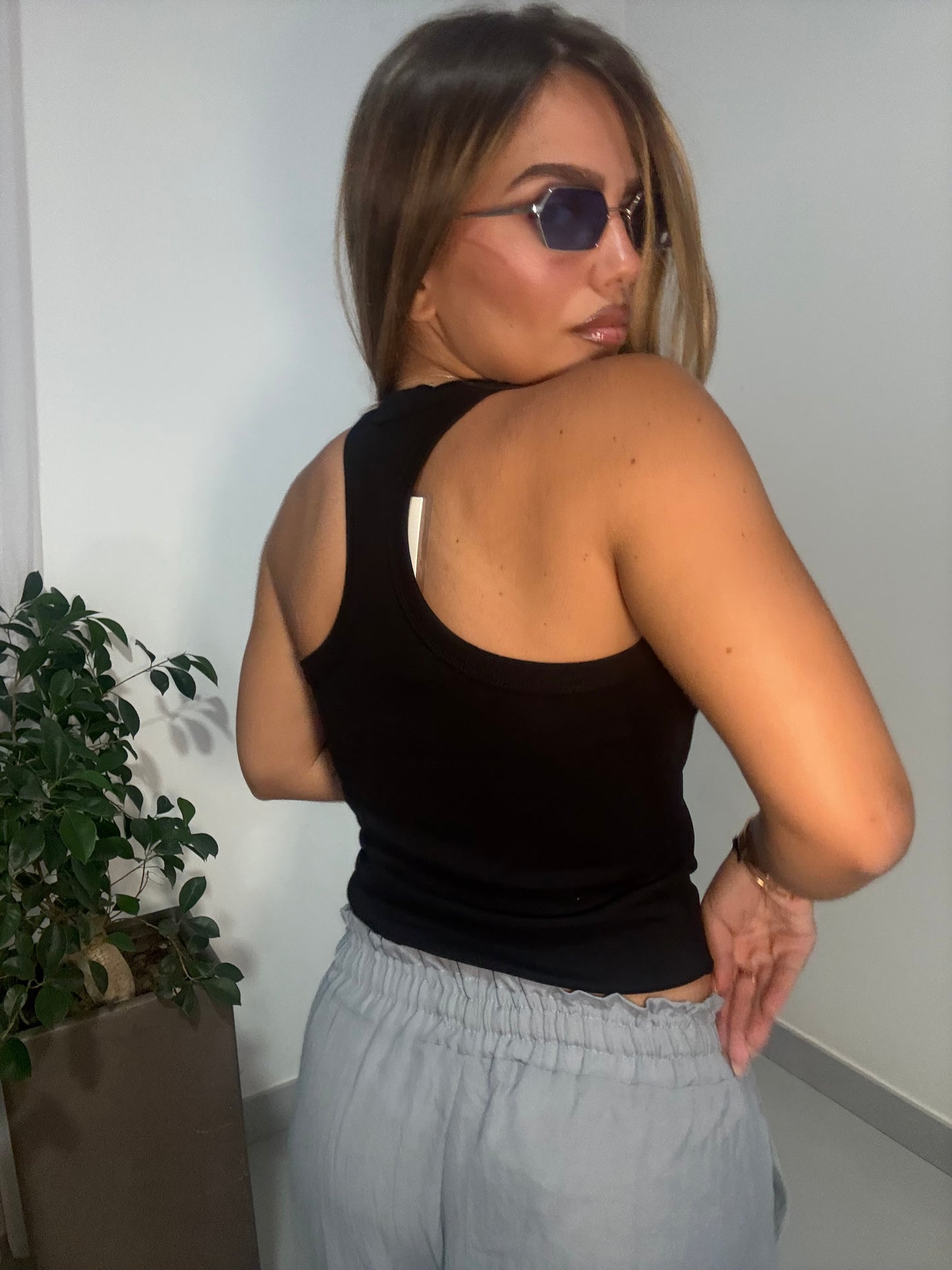 CANOTTA SCOLLO AMERICANA nera