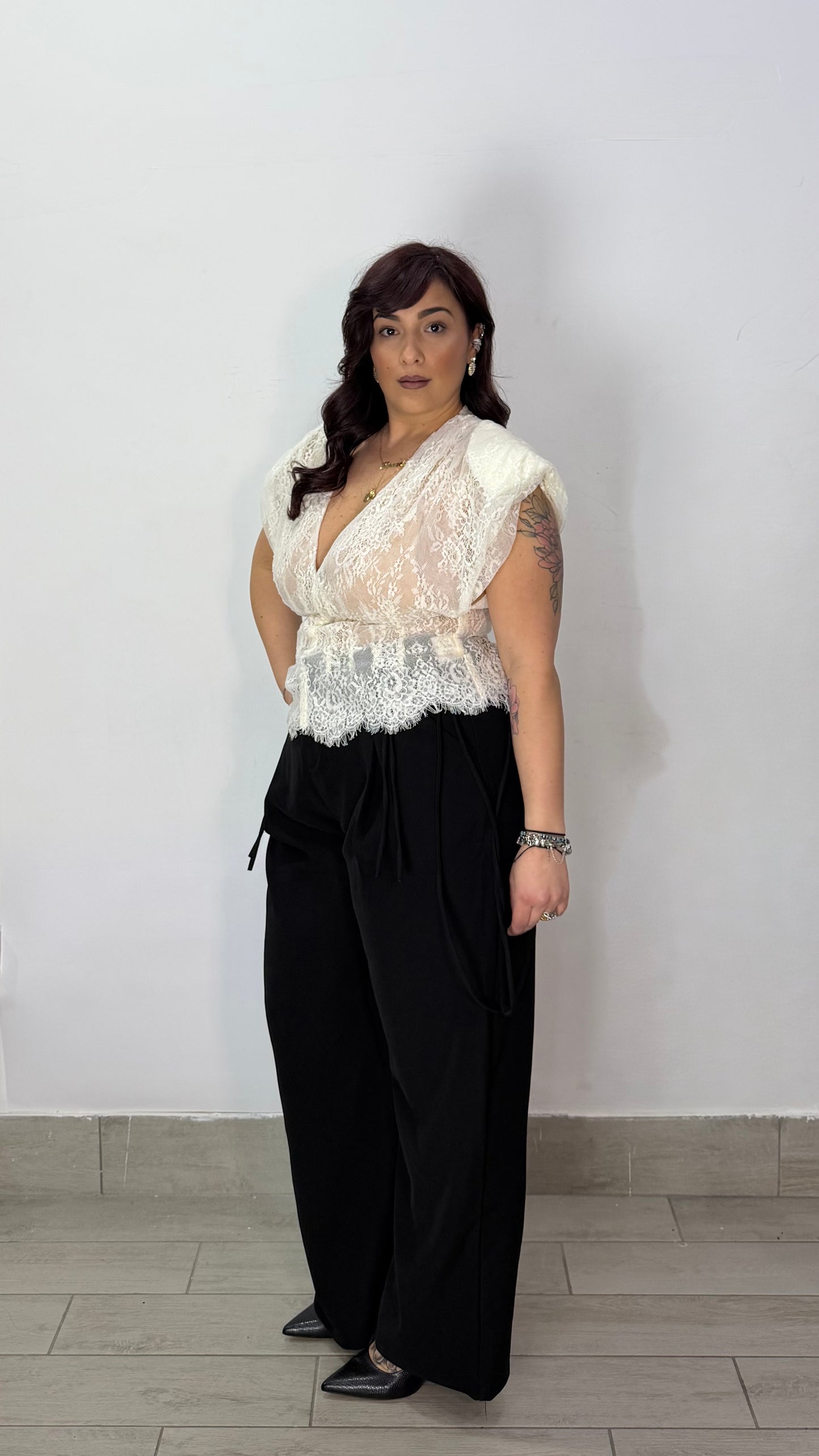 Top Antica in pizzo con spalline panna 06087