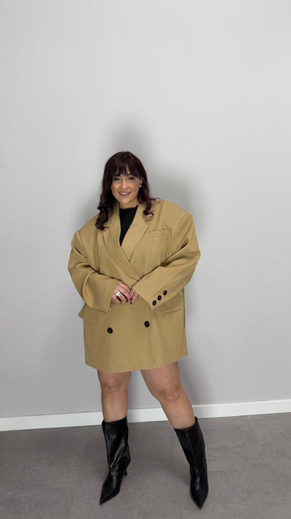 Tailleur Grace con pantaloncino Cammello HAR017