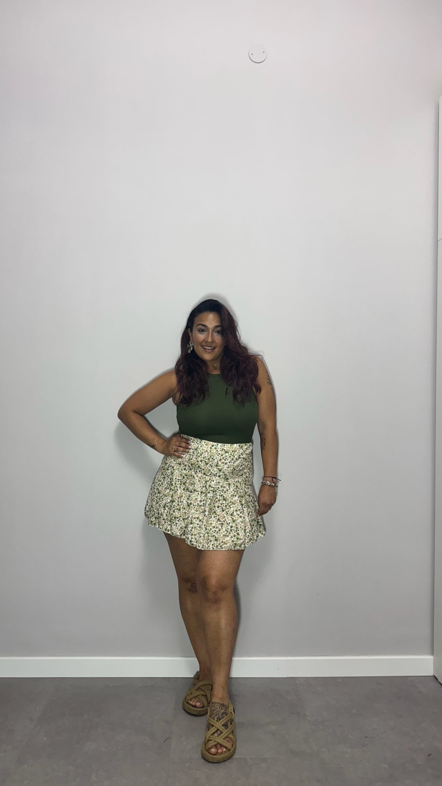 GONNA-pantaloncino MIMÍ fantasia floreale verde e bianco