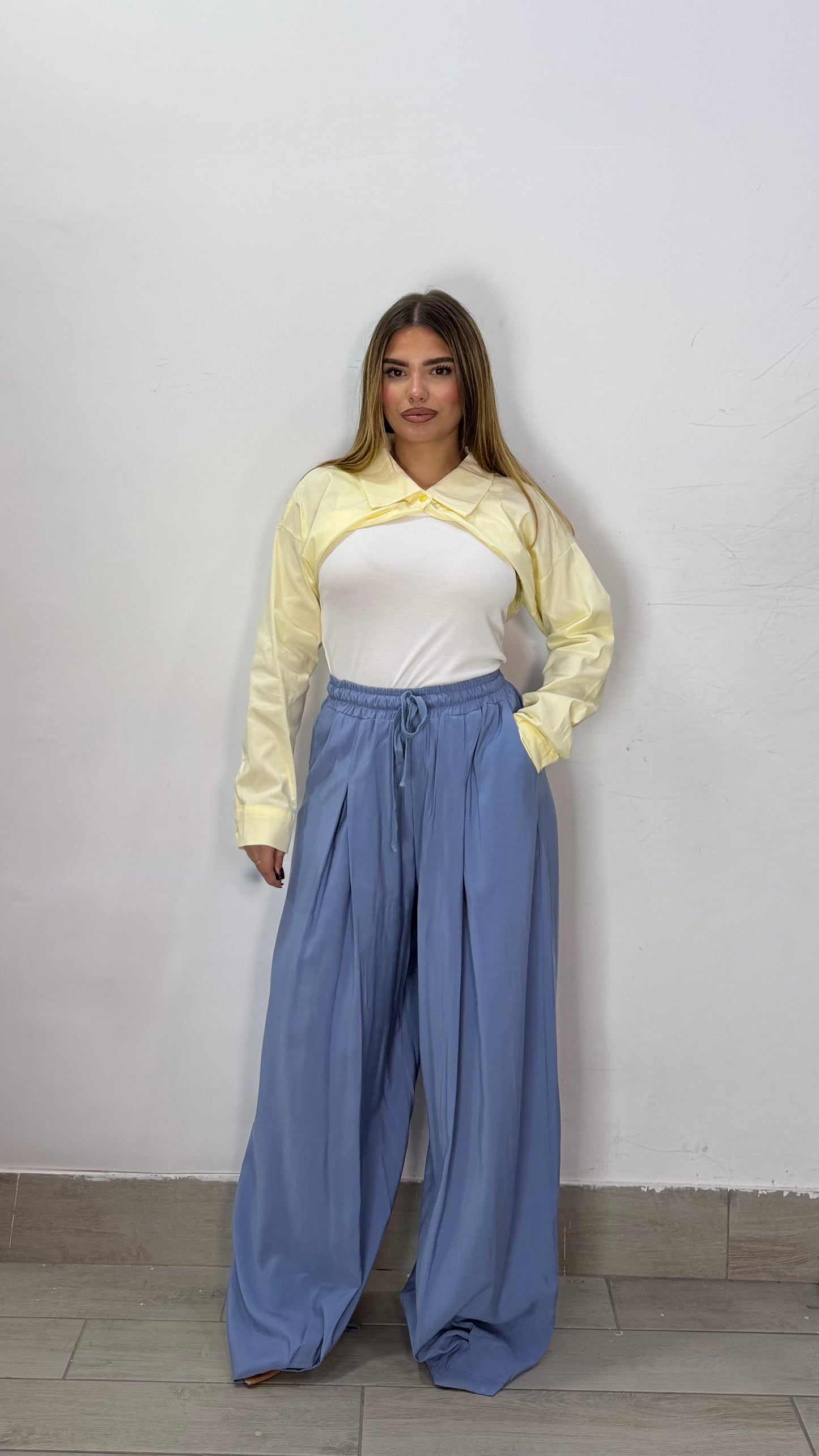 Pantalone Nerea Azzurro con elastico in vita e laccio MS19017