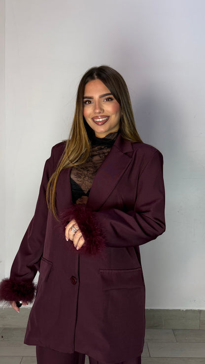 Tailleur Lady Suite Bordeaux con Maniche con piume 11142