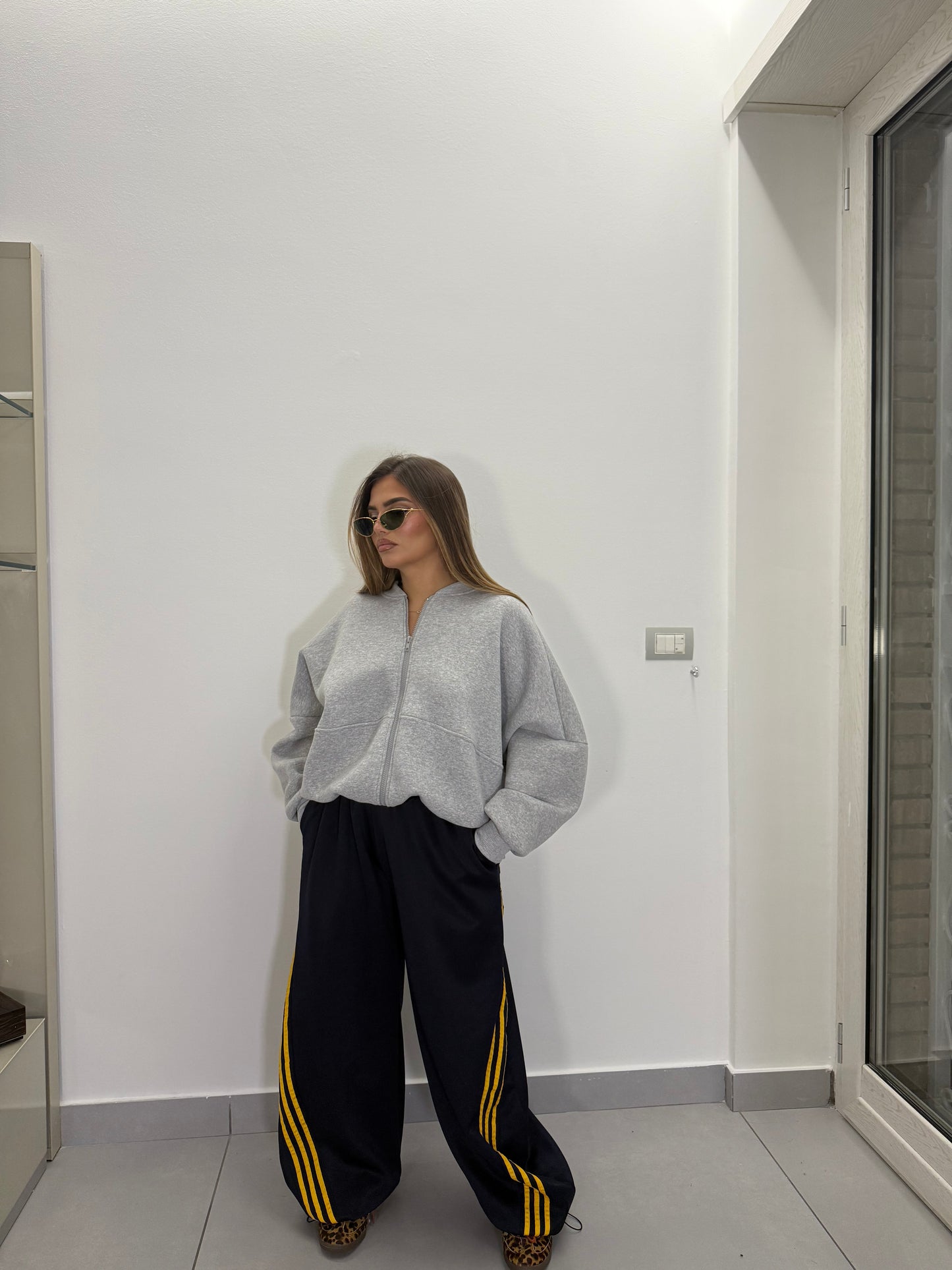 Pantalone in tuta ballons Adid con strisce Gialle HX7626