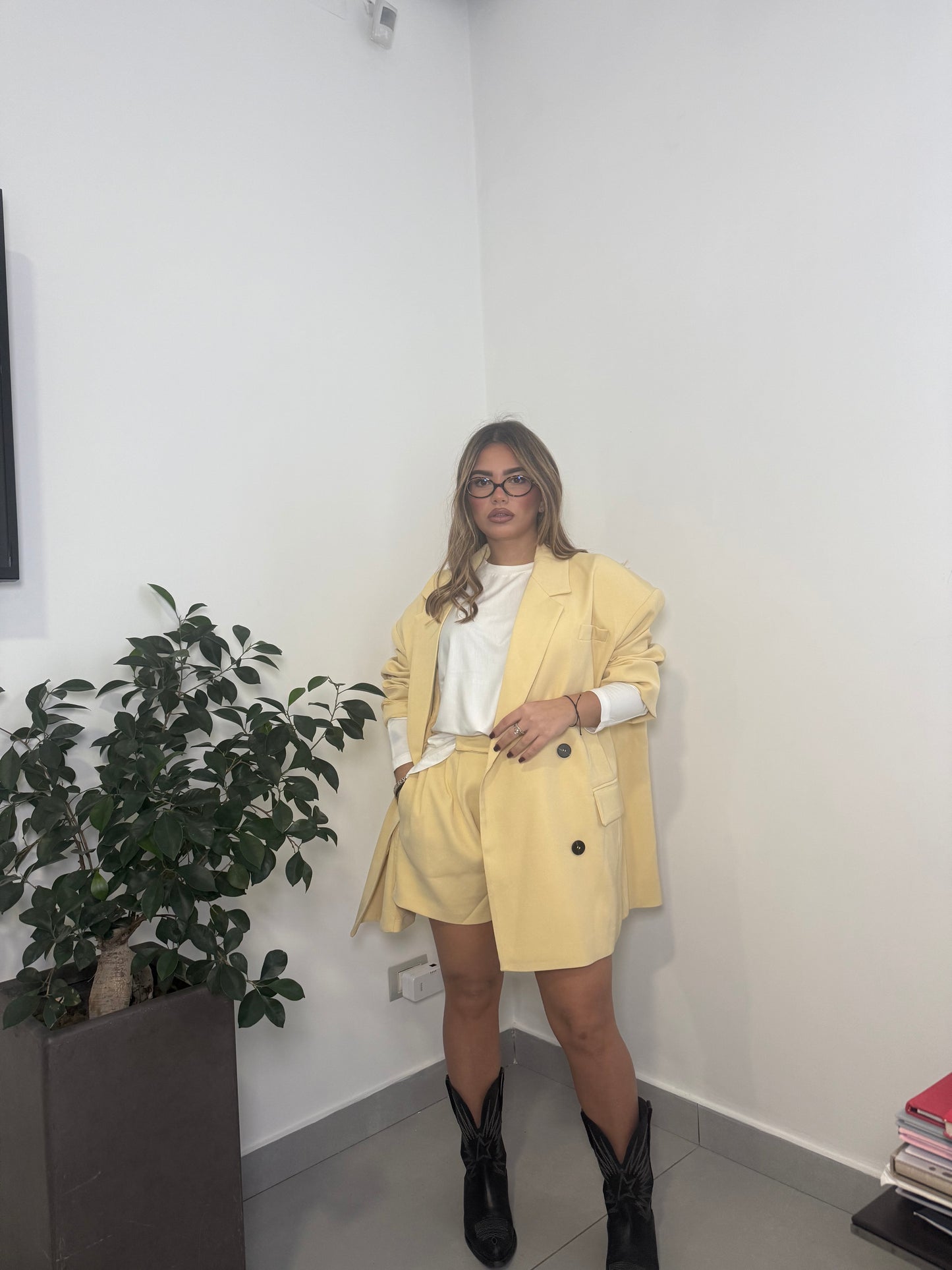 Tailleur Grace con Pantaloncino Giallo HAR017