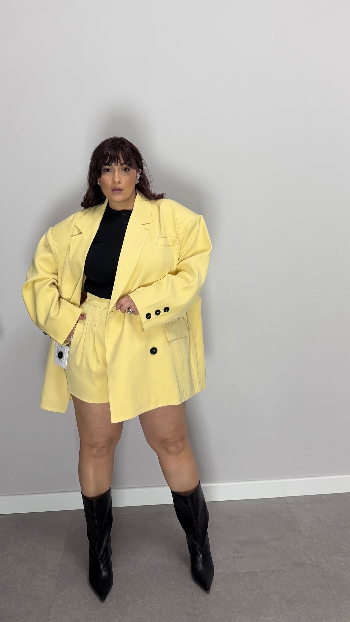 Tailleur Grace con Pantaloncino Giallo HAR017