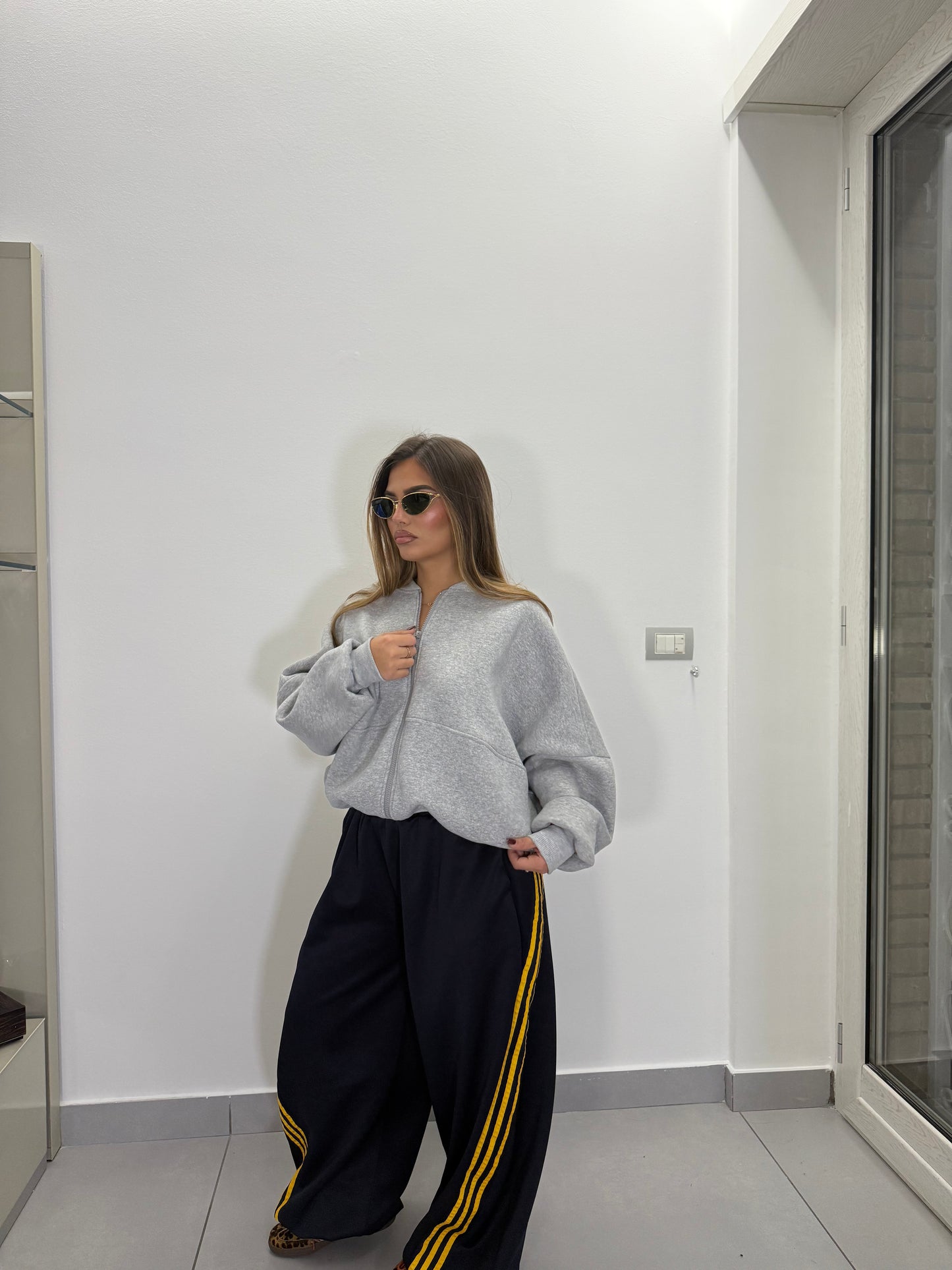 Pantalone in tuta ballons Adid con strisce Gialle HX7626