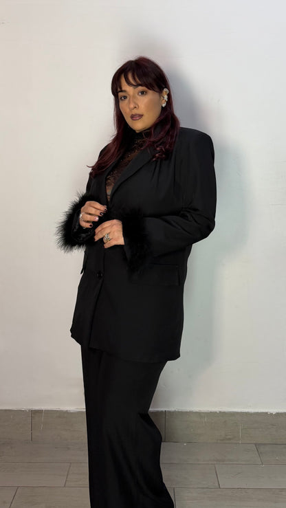 Tailleur Lady Suite Nero con maniche con piume 11142