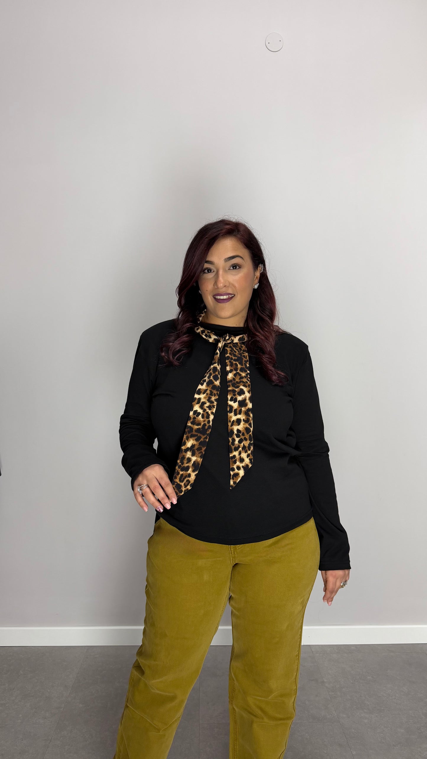 T-Shirt Savage con Spalline e Foulard SS44