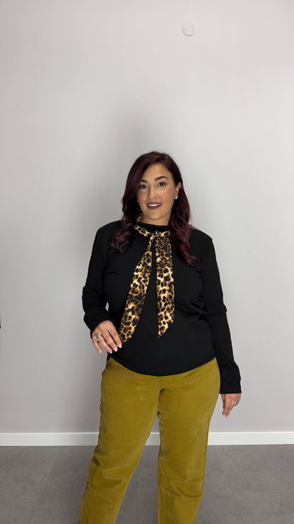 T-Shirt Savage con Spalline e Foulard SS44