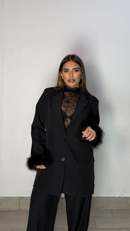 Tailleur Lady Suite Nero con maniche con piume 11142