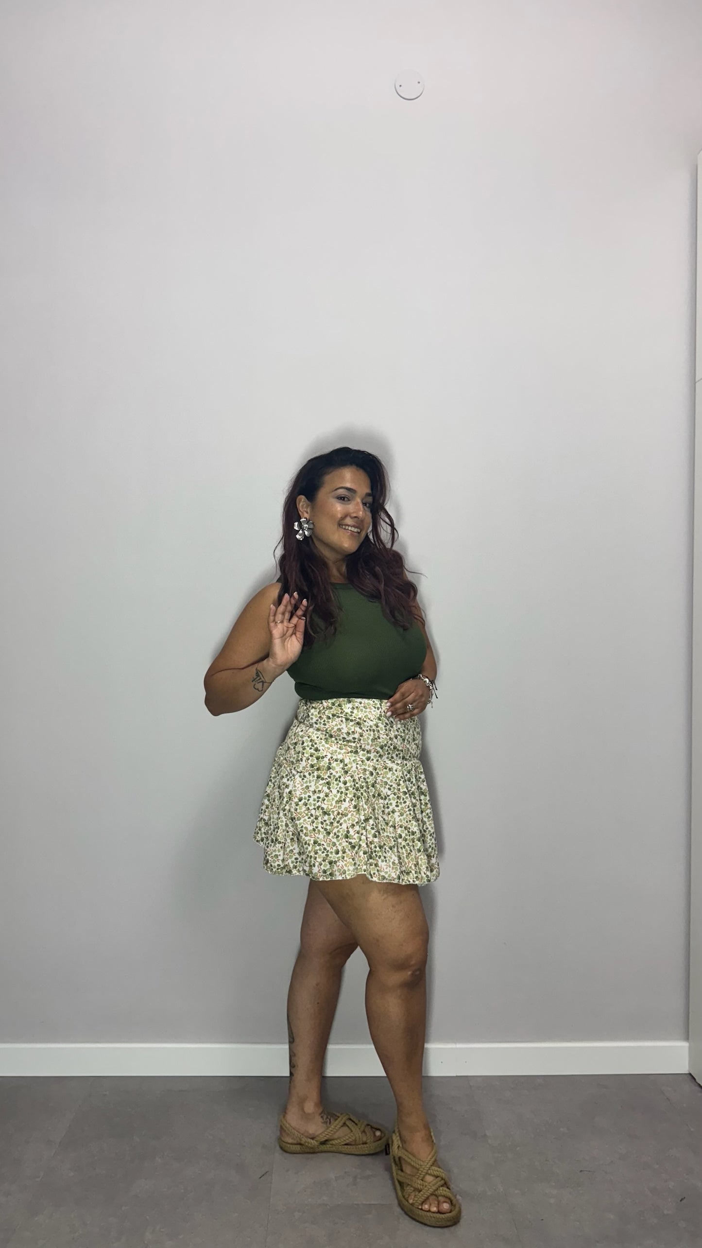 GONNA-pantaloncino MIMÍ fantasia floreale verde e bianco