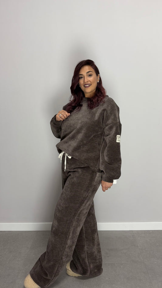 Coordinato in Tuta Vellux Marrone con Pantalone a Zampa V440