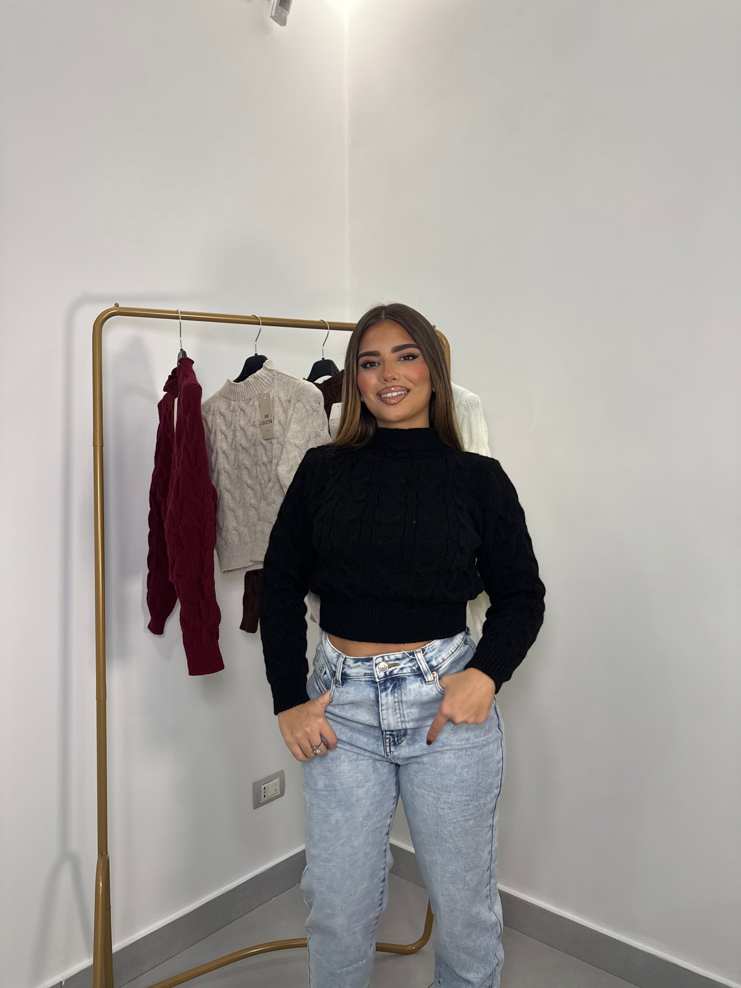 Pull Berry con Trecce in Lana Nero 7374