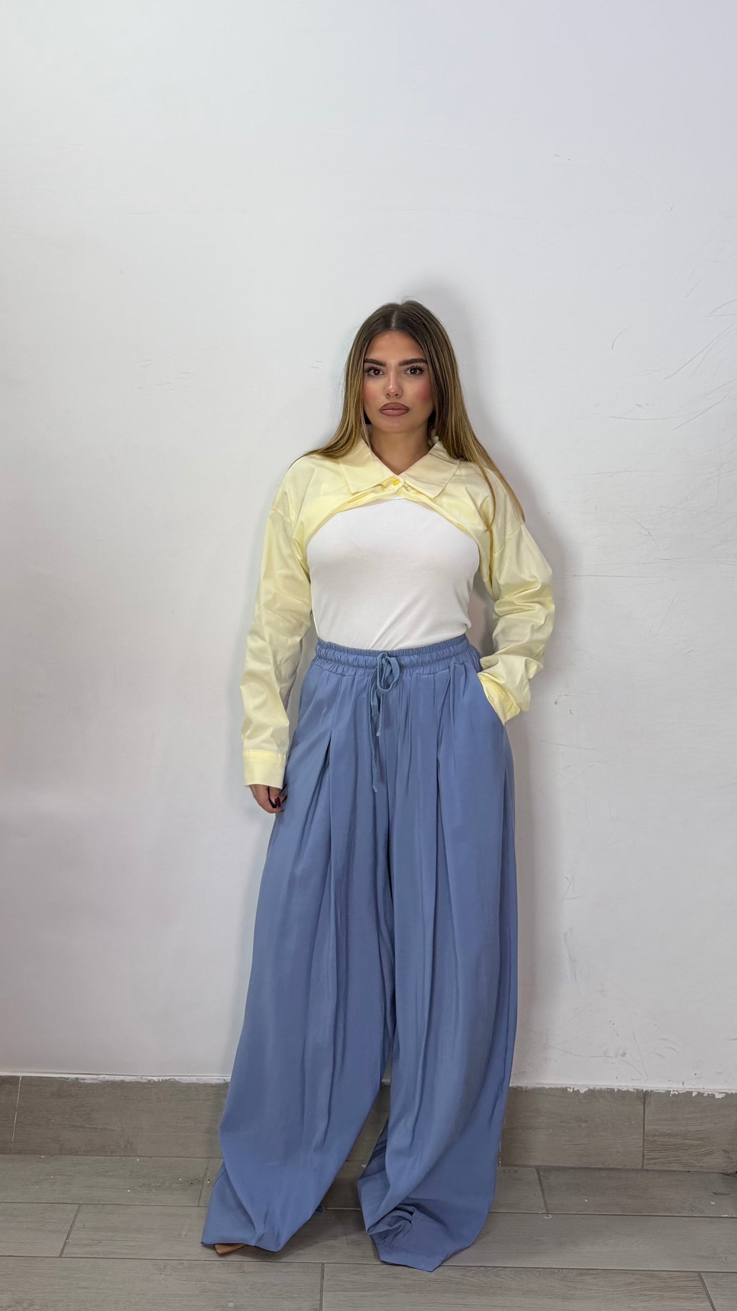 Pantalone Nerea Azzurro con elastico in vita e laccio MS19017