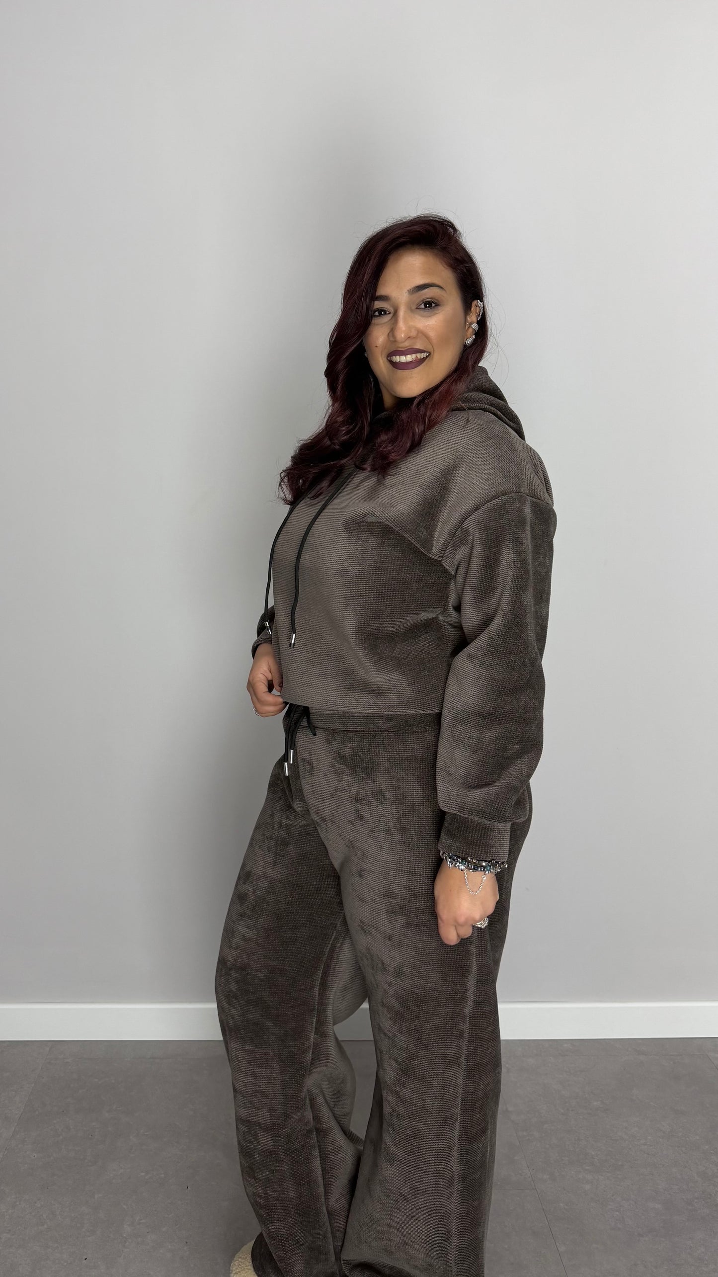 Coordinato in Tuta Velvet Marrone Con Cappuccio