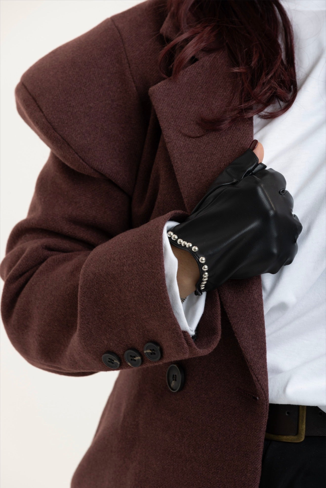 Guantini in pelle con borchie