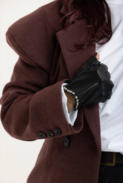 Guantini in pelle con borchie