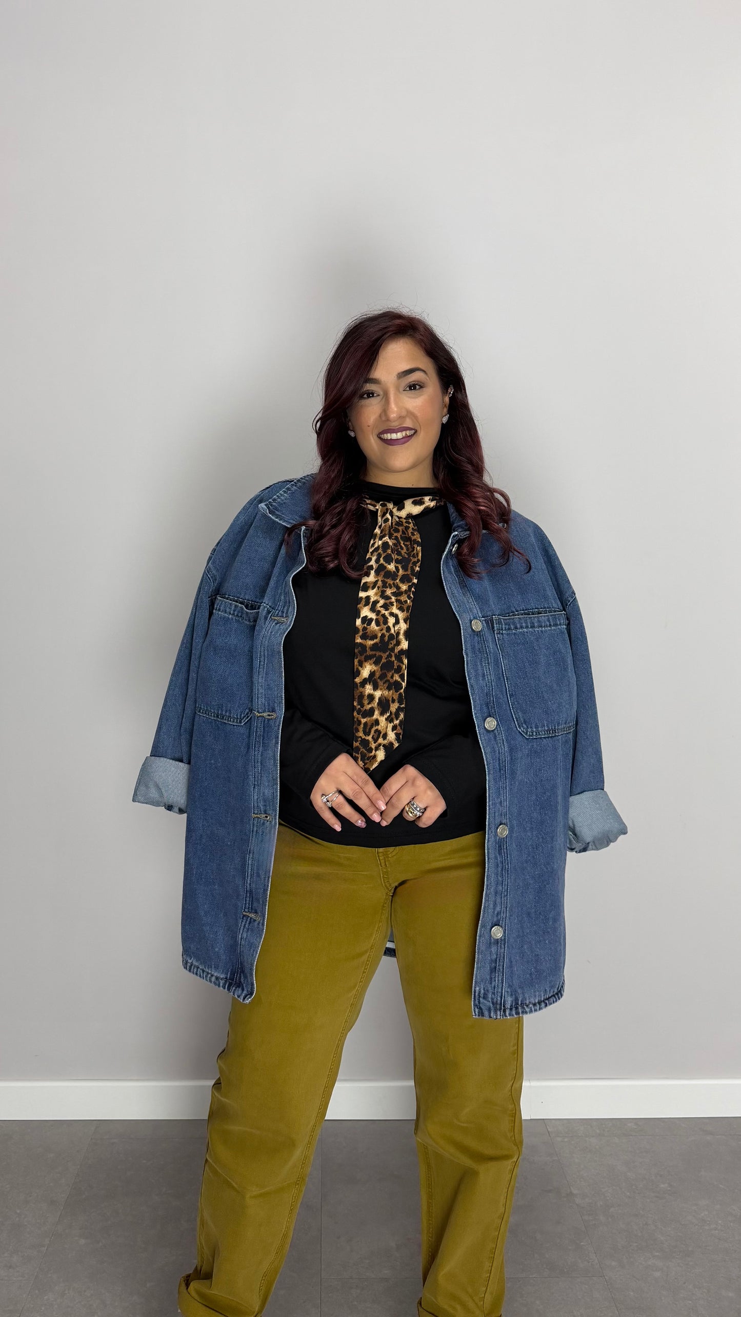 T-Shirt Savage con Spalline e Foulard SS44