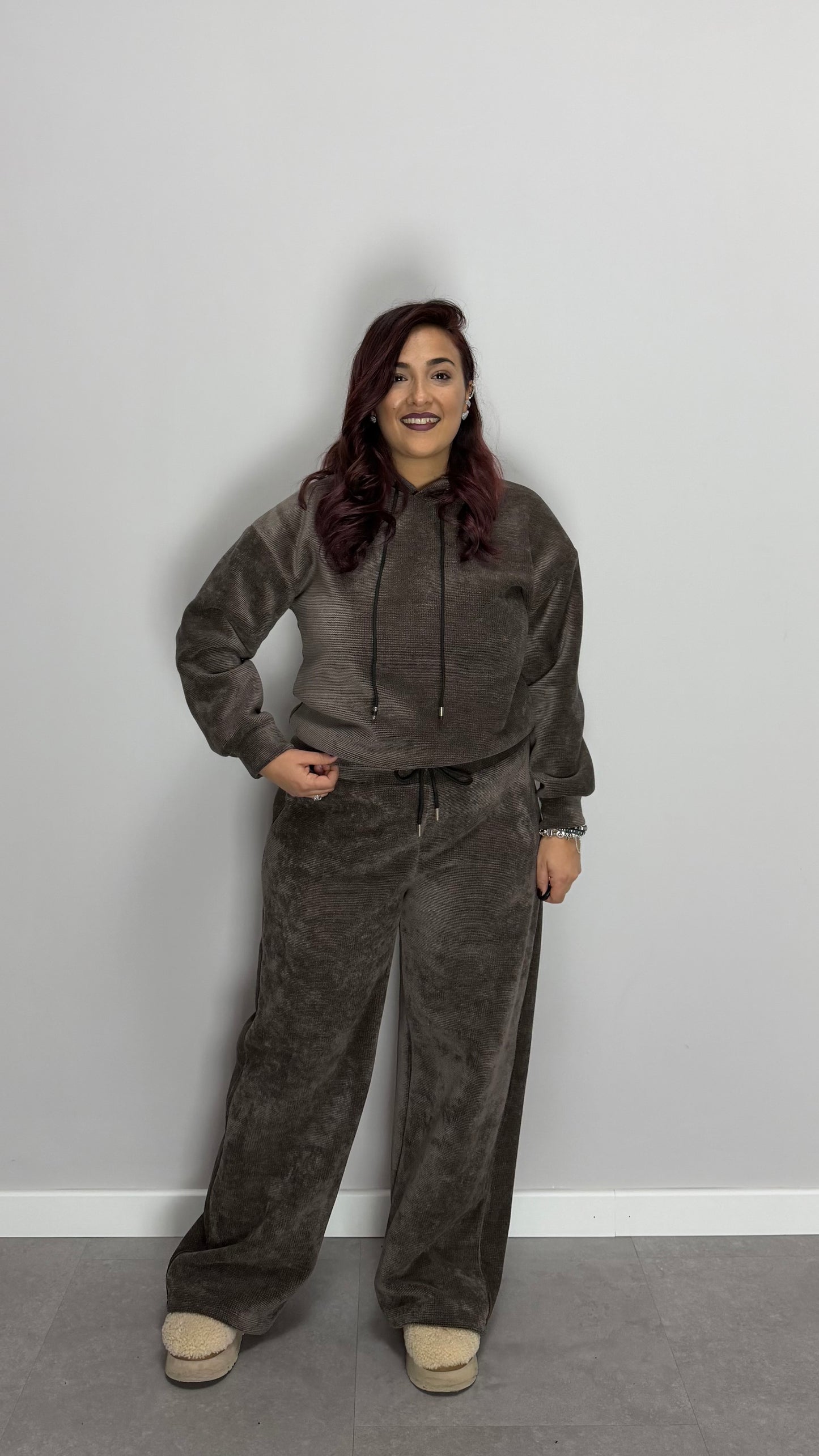 Coordinato in Tuta Velvet Marrone Con Cappuccio