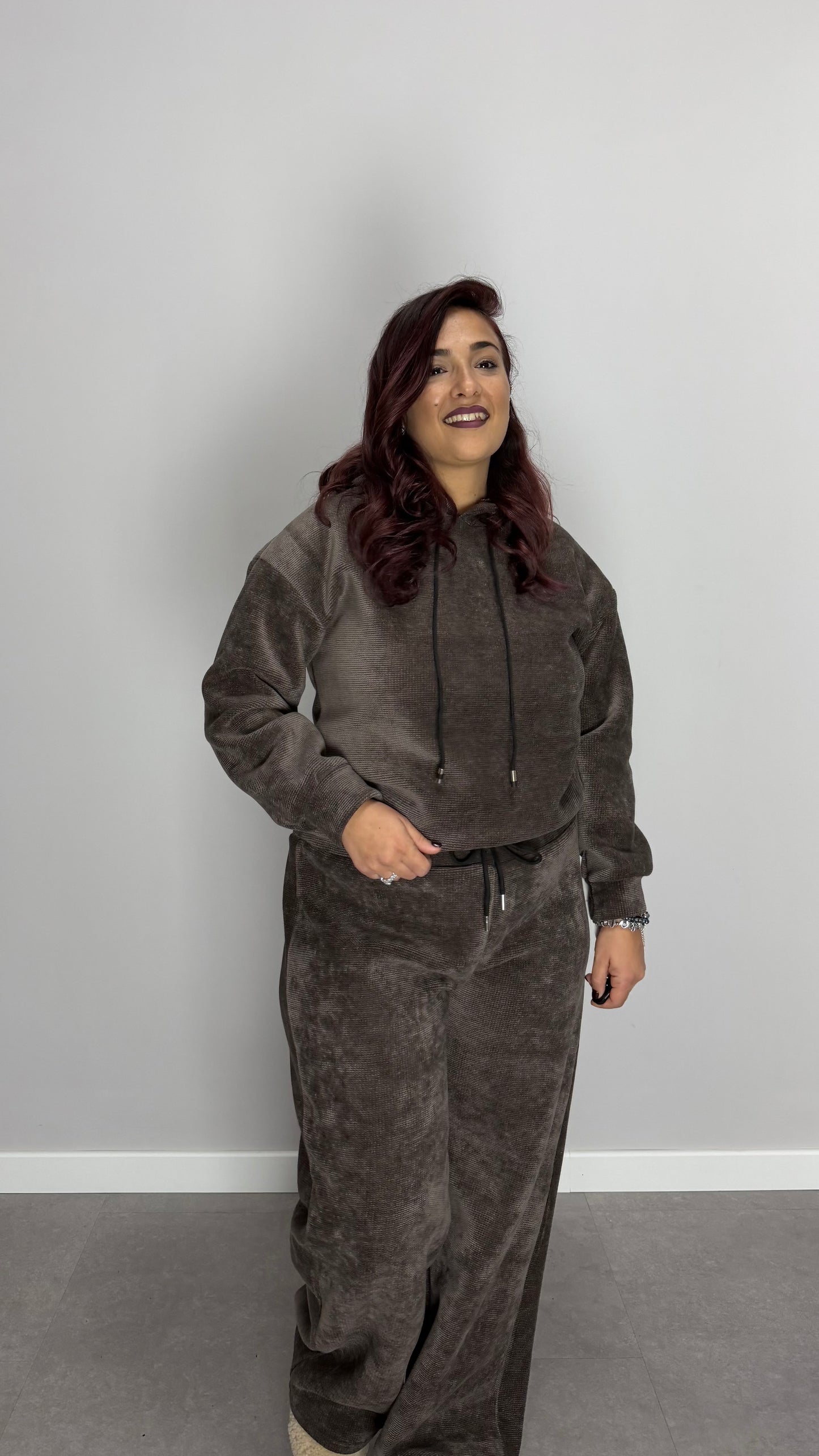 Coordinato in Tuta Velvet Marrone Con Cappuccio