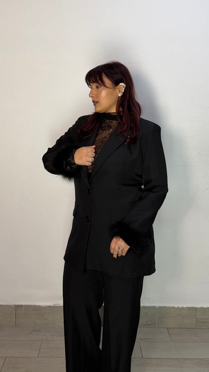 Tailleur Lady Suite Nero con maniche con piume 11142